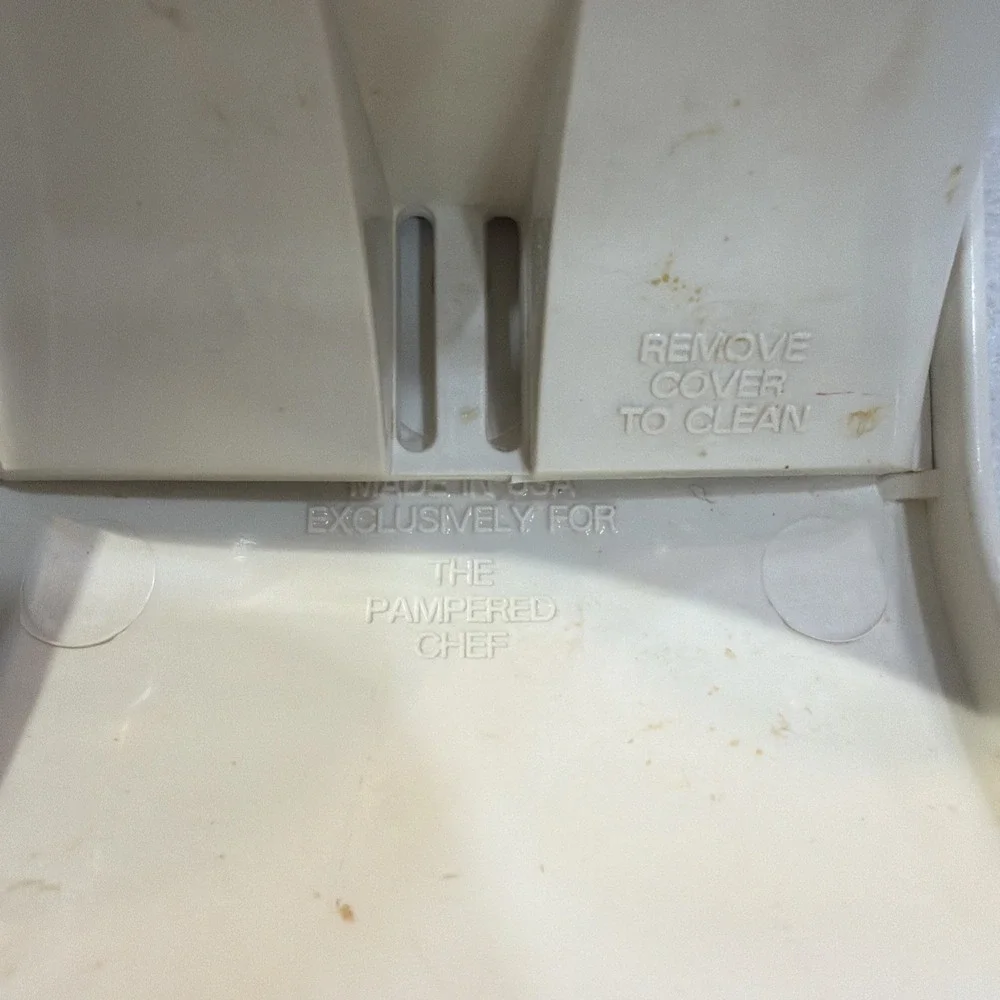 Pampered Chef Adjustable Sliding Measuring Cup White Vintage 1/4-1 Cup